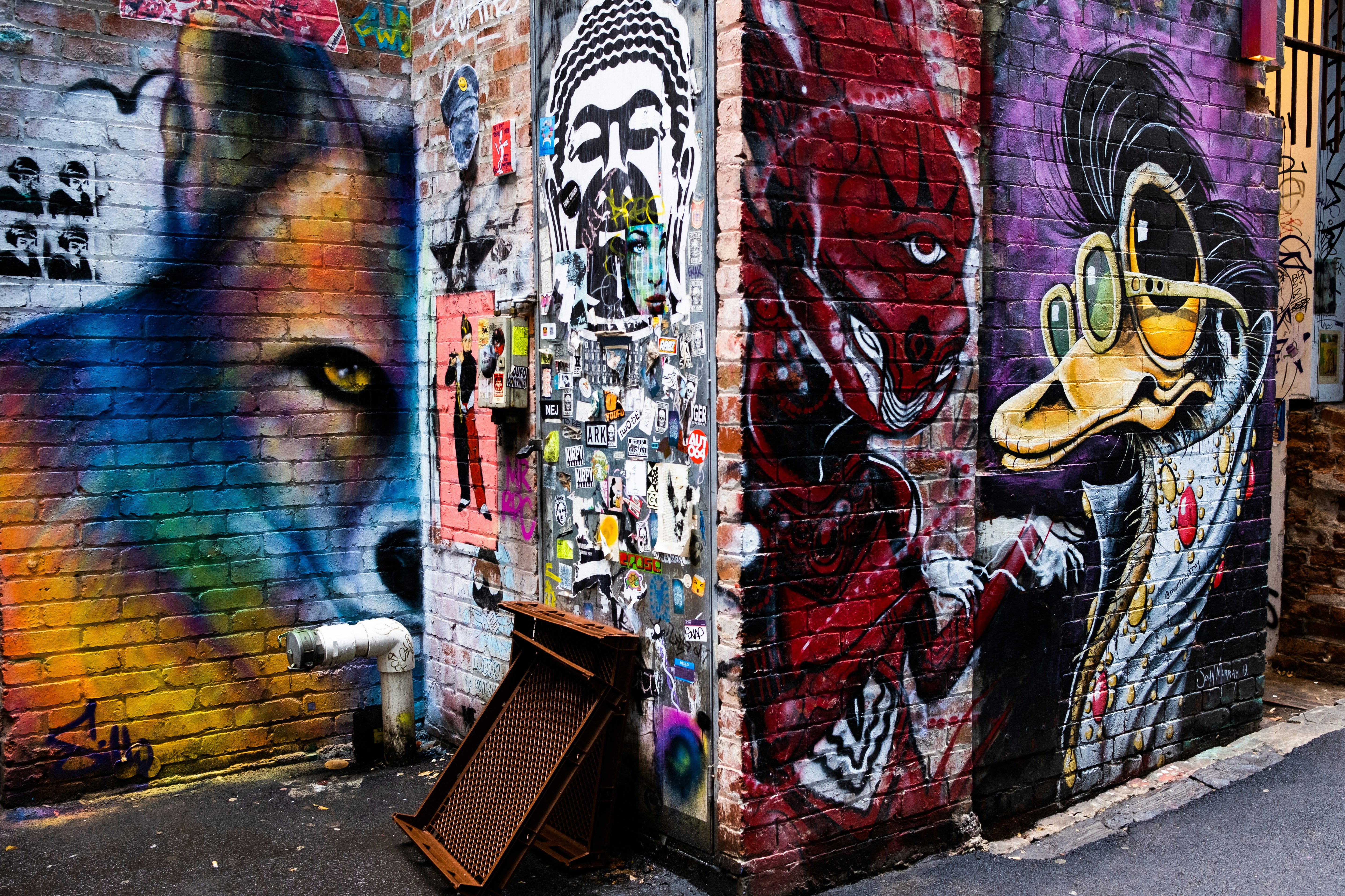 Graffiti art in alleyway in Melbourne CBD